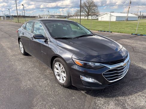 Used 2023 Chevrolet Malibu LT image 2
