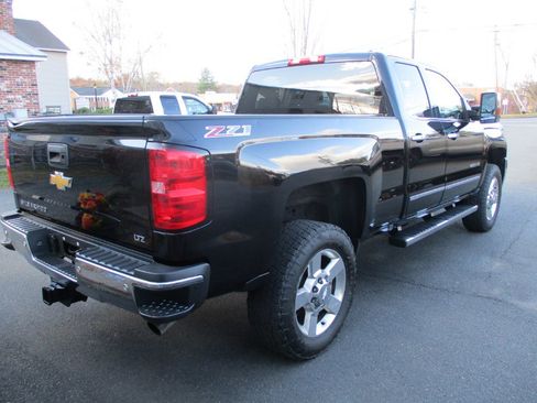 Used 2016 Chevrolet Silverado 2500 LTZ w/ LTZ Plus Package image 4