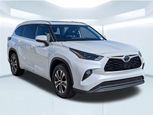 Used 2022 Toyota Highlander XLE image 8