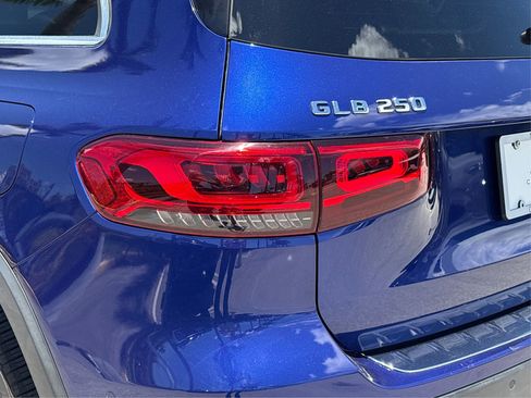 Used 2021 Mercedes-Benz GLB 250 image 15