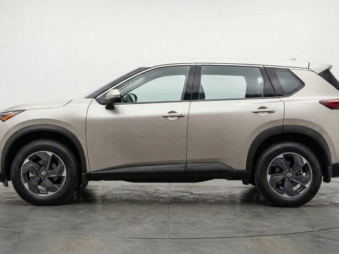 Used 2025 Nissan Rogue SV AWD/4WD image 5