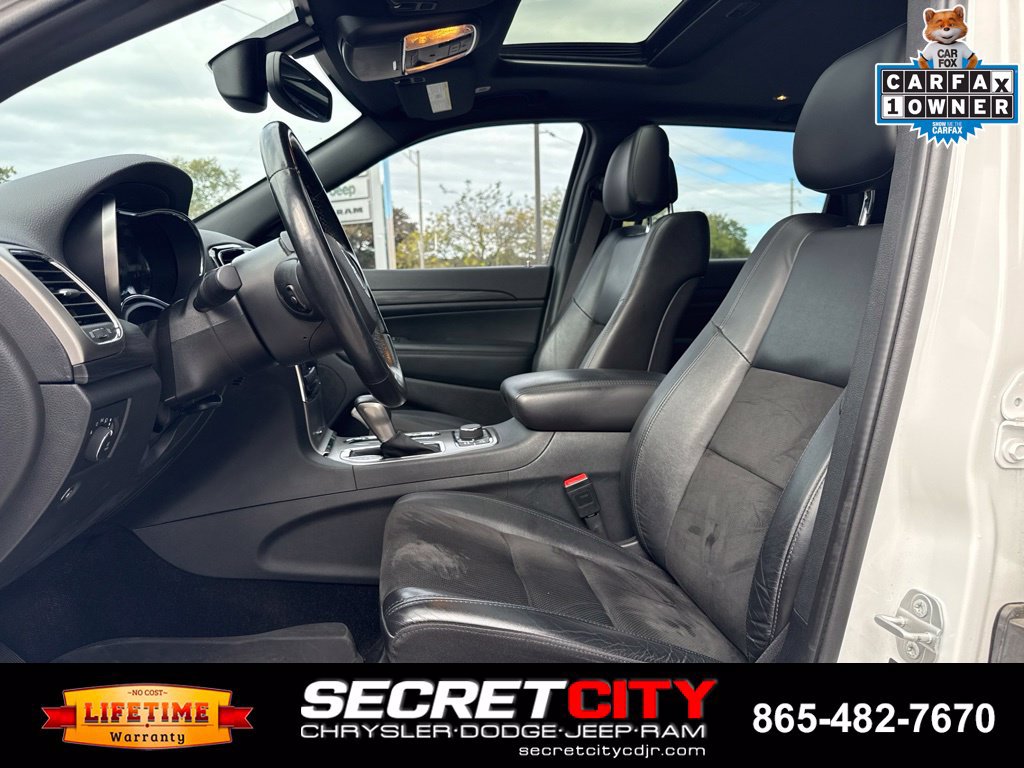 Used 2022 Jeep Grand Cherokee Laredo X AWD/4WD image 30