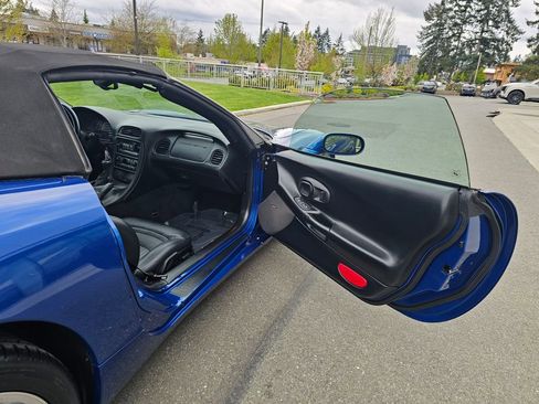 Used 2002 Chevrolet Corvette Convertible w/ Preferred Equipment Group2 image 10