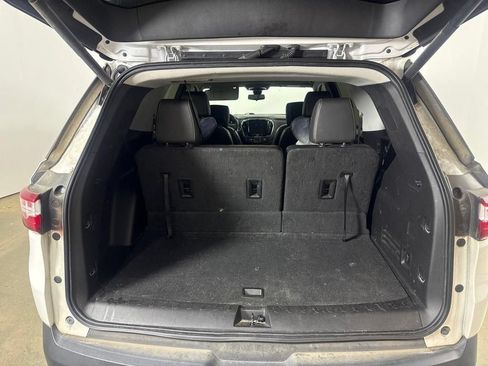 Used 2020 Chevrolet Traverse RS FWD image 7