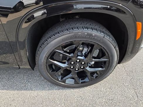 Used 2026 Chevrolet Traverse RS FWD image 18