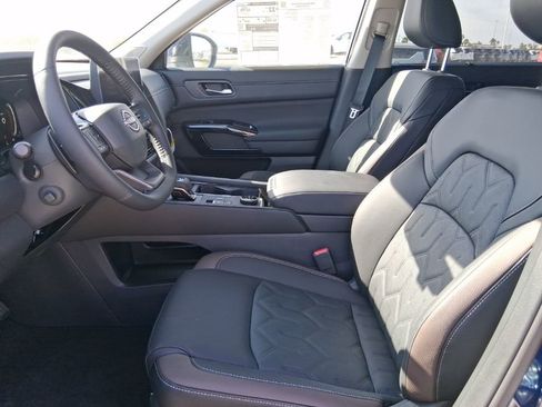 New 2026 Nissan Pathfinder Platinum w/ Cargo Package AWD/4WD image 26