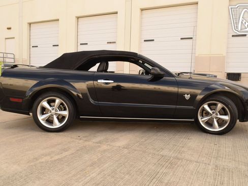 Used 2009 Ford Mustang GT RWD image 27