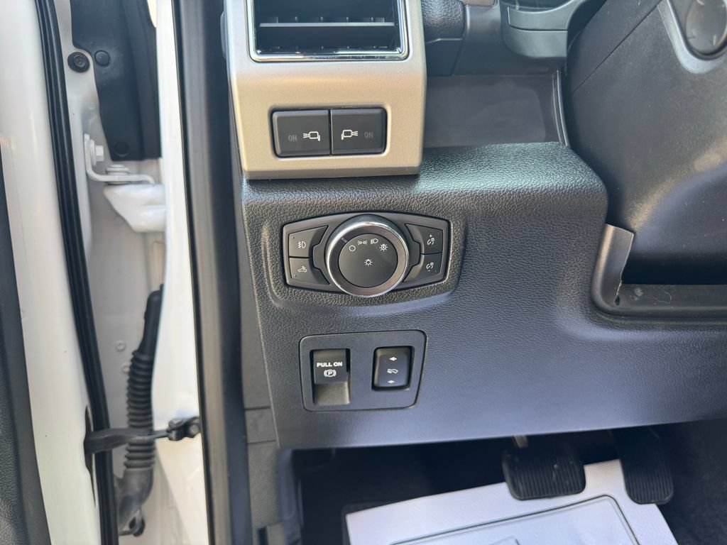 Used 2019 Ford F150 Lariat w/ Equipment Group 502A Luxury AWD/4WD image 23