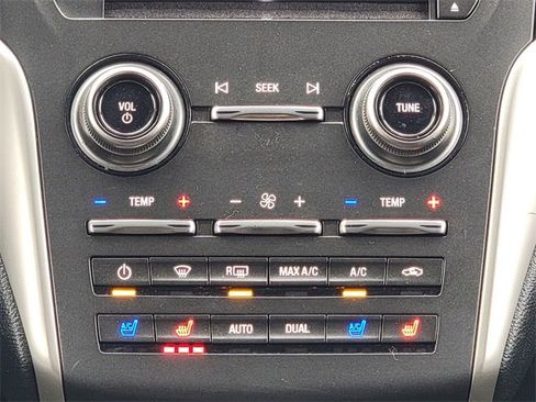 Used 2018 Lincoln MKC Reserve w/ Lincoln MKC Climate Package image 29