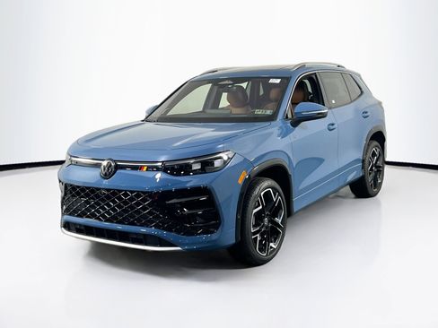 Used 2026 Volkswagen Tiguan SEL R-Line image 1