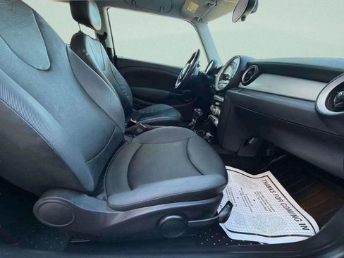 Used 2010 MINI Cooper Hardtop image 11