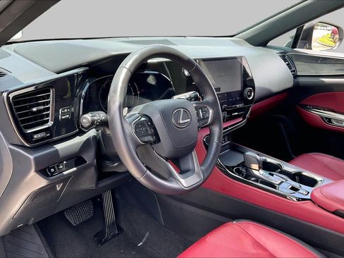 Used 2024 Lexus NX 250 FWD w/ Towing Package (2000 Lbs) image 15