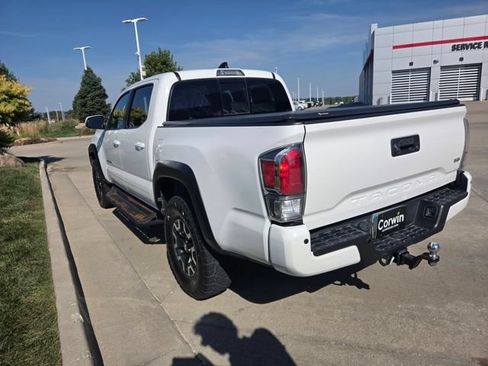 Used 2022 Toyota Tacoma TRD Off-Road w/ Technology Package AWD/4WD image 6