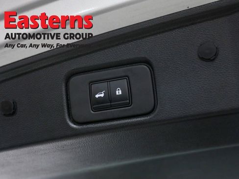 Used 2023 Nissan Pathfinder SL image 22