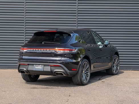 Used 2024 Porsche Macan AWD/4WD image 8