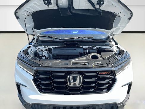 Used 2025 Honda Pilot TrailSport image 32