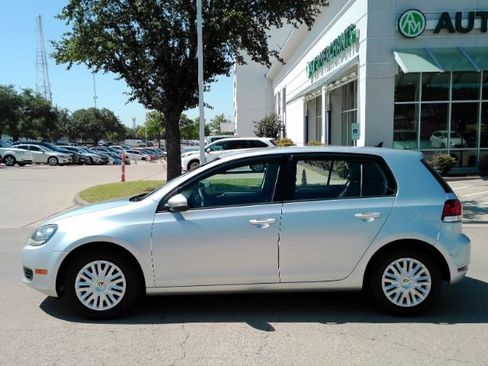 Used 2012 Volkswagen Golf 4-Door FWD image 11
