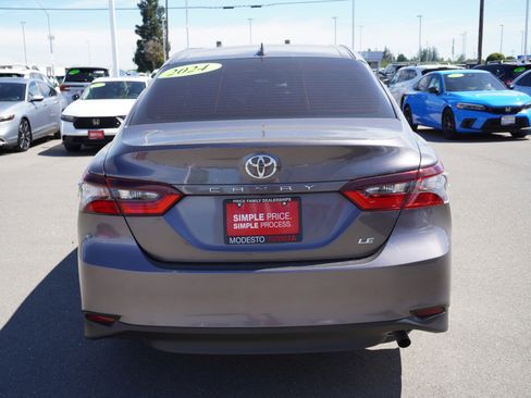 Used 2024 Toyota Camry LE image 9