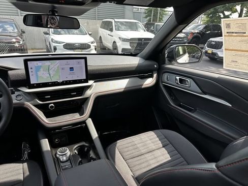 Certified 2025 Ford Explorer ST-Line AWD/4WD image 17