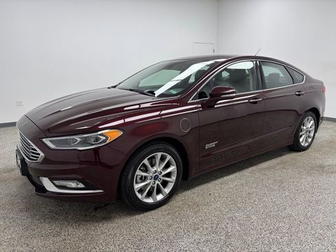 Used 2017 Ford Fusion Energi SE image 3