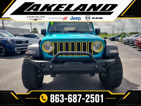 Used 2024 Jeep Wrangler Unlimited Sport AWD/4WD image 2