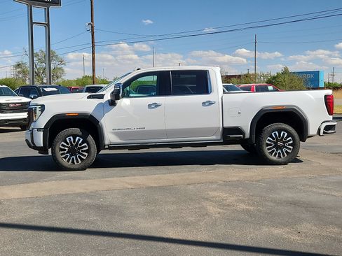 Used 2024 GMC Sierra 2500 Denali Ultimate AWD/4WD image 2