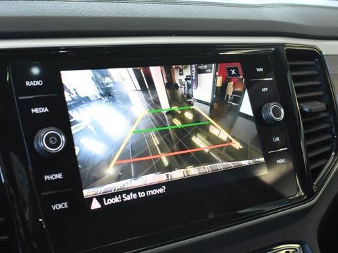 Used 2023 Volkswagen Atlas SEL AWD/4WD image 40