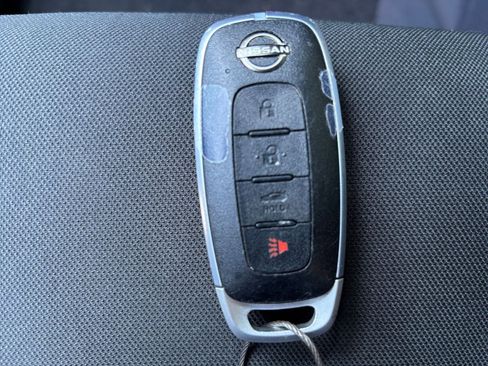 Used 2025 Nissan Versa SV FWD image 21