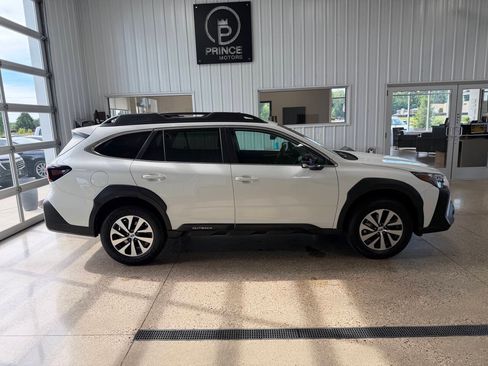 Used 2023 Subaru Outback Premium AWD/4WD image 6