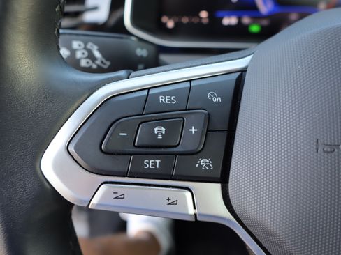 Used 2025 Volkswagen Jetta Sport FWD image 19
