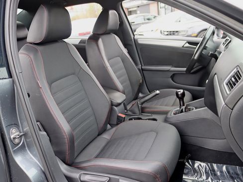 Used 2014 Volkswagen Jetta GLI FWD image 24