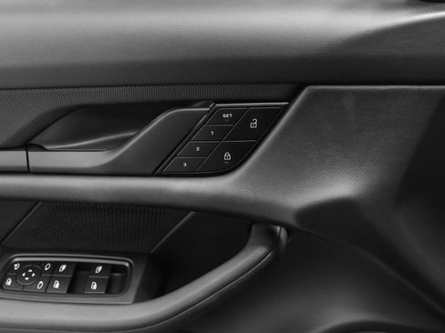 Certified 2022 Porsche Taycan image 27