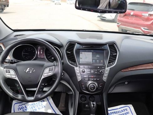 Used 2017 Hyundai Santa Fe Limited image 7