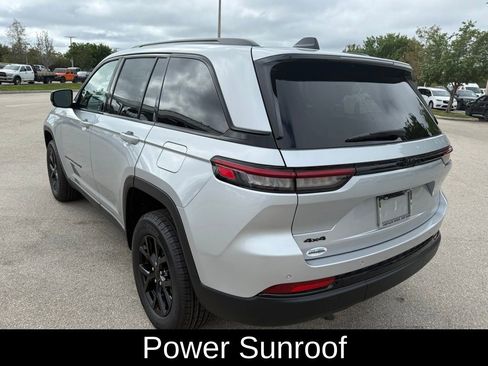 New 2025 Jeep Grand Cherokee Altitude image 7