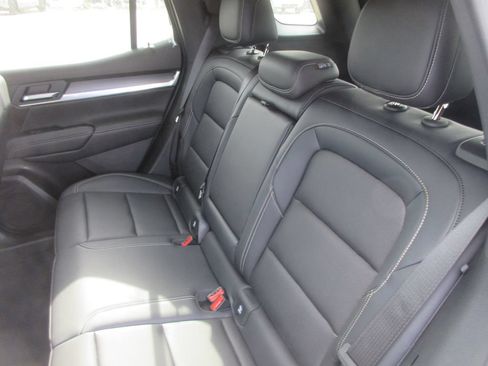 New 2027 GMC Terrain Elevation w/ Elevation Premium Package AWD/4WD image 12