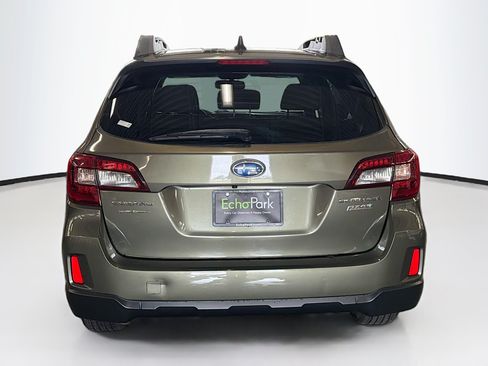 Used 2017 Subaru Outback 2.5i Limited AWD/4WD image 7
