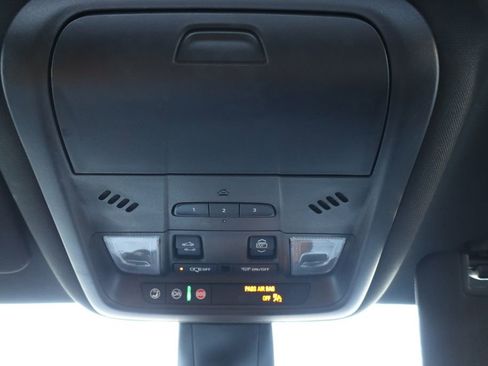 Used 2024 Cadillac XT6 Luxury w/ LPO, Floor Liner Package AWD/4WD image 16