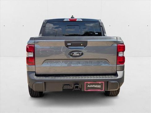 New 2025 Ford Maverick Lariat w/ Black Appearance Package image 8