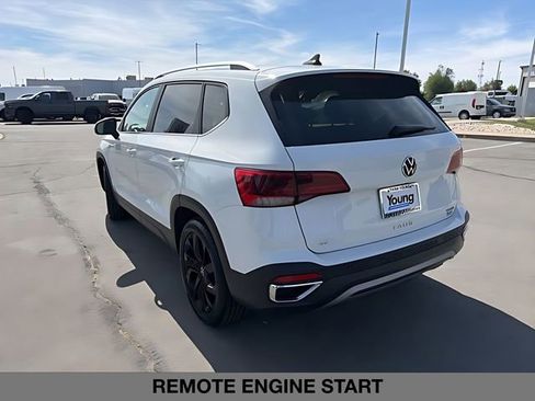Used 2023 Volkswagen Taos SE w/ Panoramic Sunroof Package AWD/4WD image 6