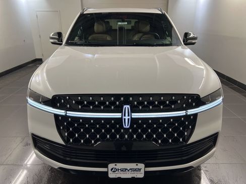New 2026 Lincoln Navigator Black Label AWD/4WD image 2