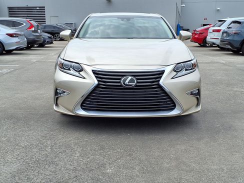 Used 2017 Lexus ES 350 w/ Luxury Package FWD image 21
