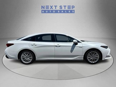 Used 2020 Toyota Avalon Limited w/ Advanced Safety Package FWD image 9