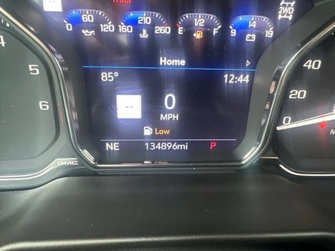Used 2021 GMC Yukon XL SLT w/ SLT Premium Package AWD/4WD image 13
