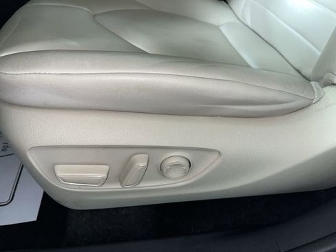 Used 2023 Toyota Highlander XLE image 13