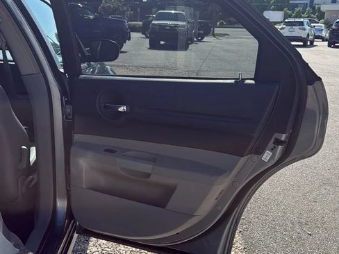 Used 2006 Dodge Magnum R/T RWD image 34