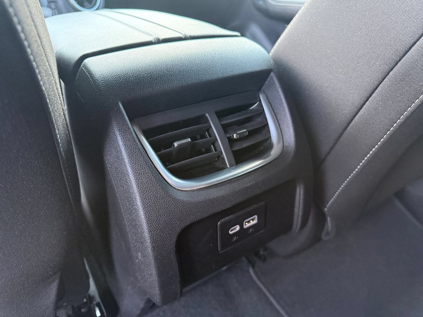 Used 2025 Chevrolet Blazer LT FWD image 22