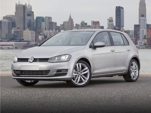 Used 2017 Volkswagen Golf Wolfsburg Edition FWD image 2