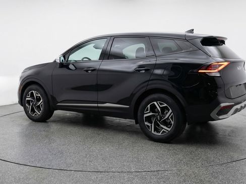Used 2025 Kia Sportage LX image 6