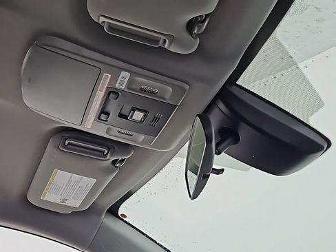 Used 2022 Toyota Camry SE image 17