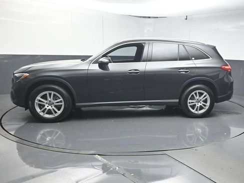 Used 2025 Mercedes-Benz GLC 300 image 5